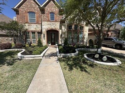 {{ custom_values.service_3 }} in {{custom_values.area_3})