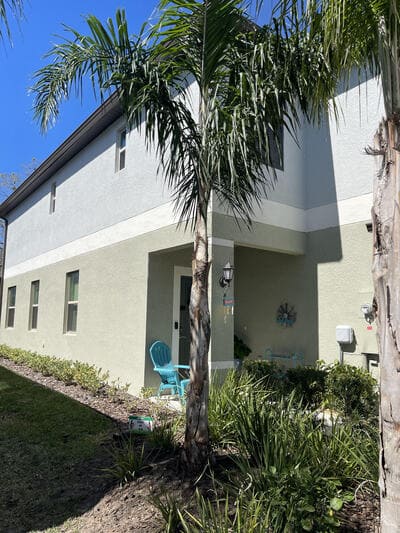 {{ custom_values.service_1 }} in {{custom_values.area_3})