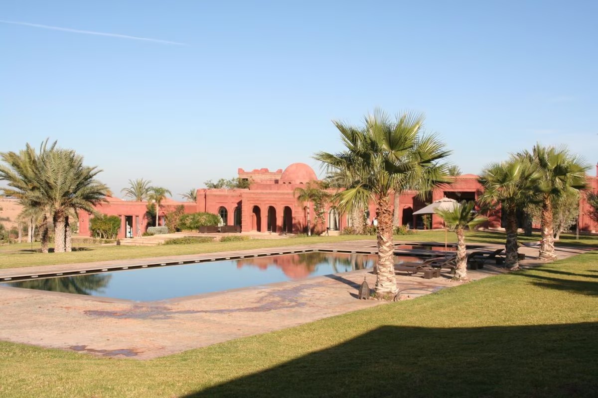 Reflection and stillness in every corner of the estate.