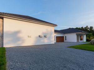 {{ custom_values.service_1 }} in {{custom_values.area_3})