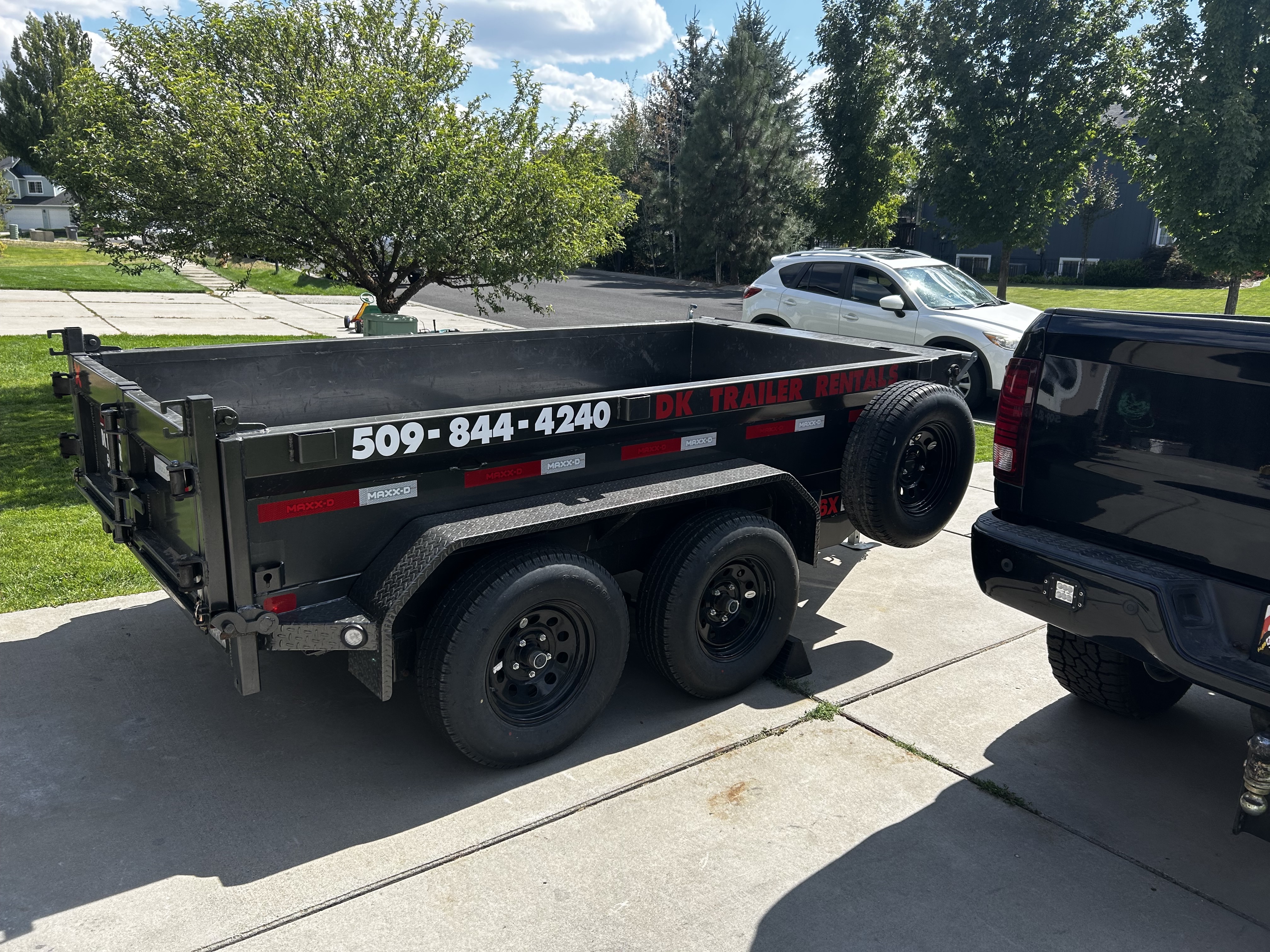 Maxx-D D6X hydraulic dump trailer rental in Deer Park, WA