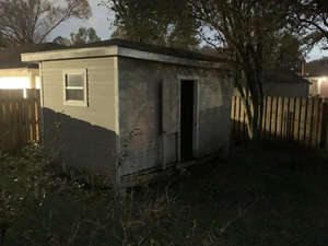 {{ custom_values.service_4 }} in {{custom_values.area_3})