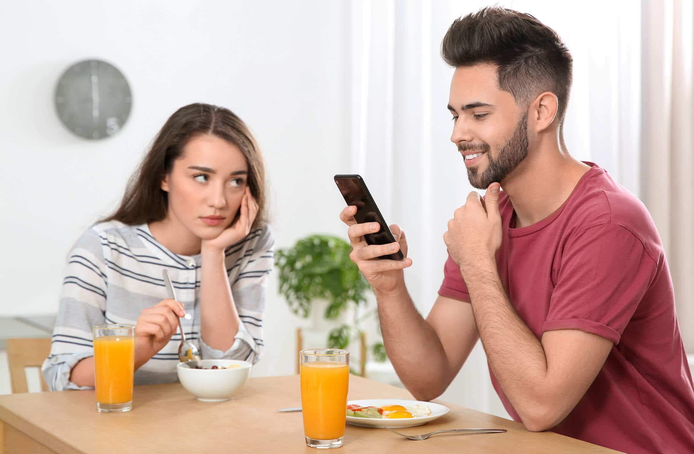 Relationship Drifting Apart? 3 Quiet Signs You’re Losing Each Other