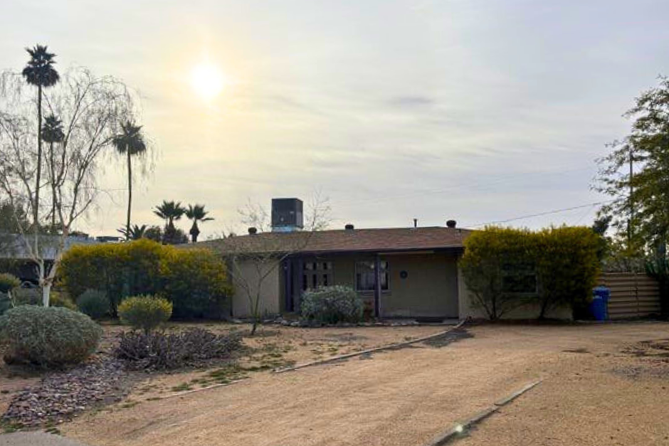 1201 E Desert Park Ln, Phoenix 85020 — hero photo