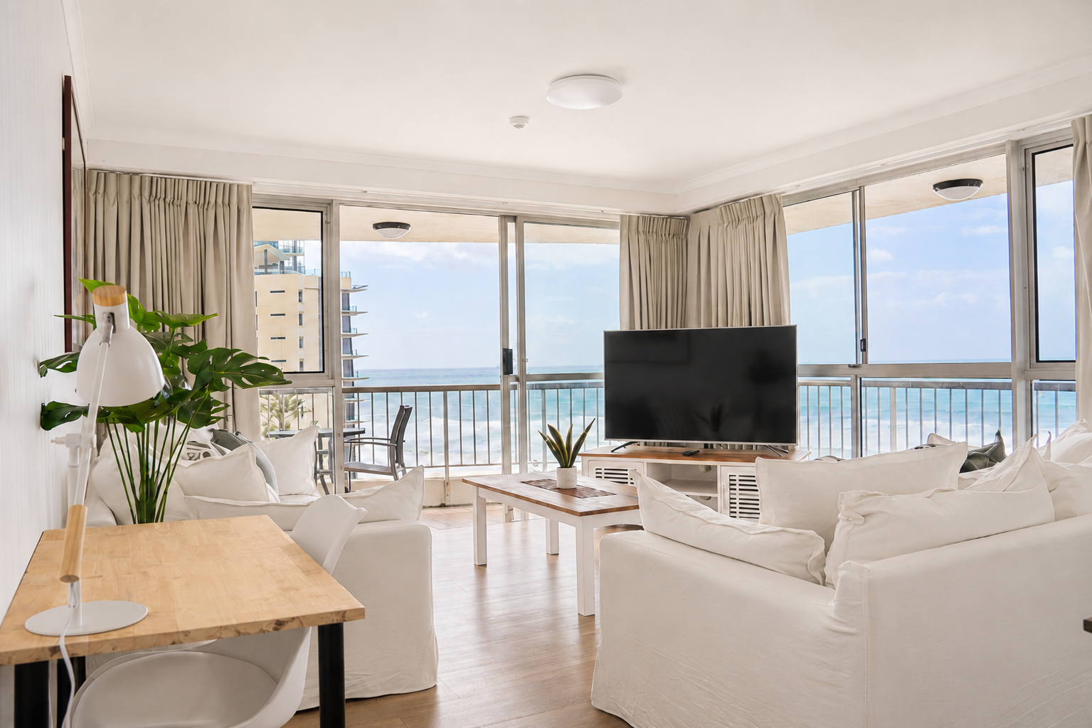 Professional photography improving Airbnb revenue Gold Coast Professional photography improving Airbnb revenue Gold Coast