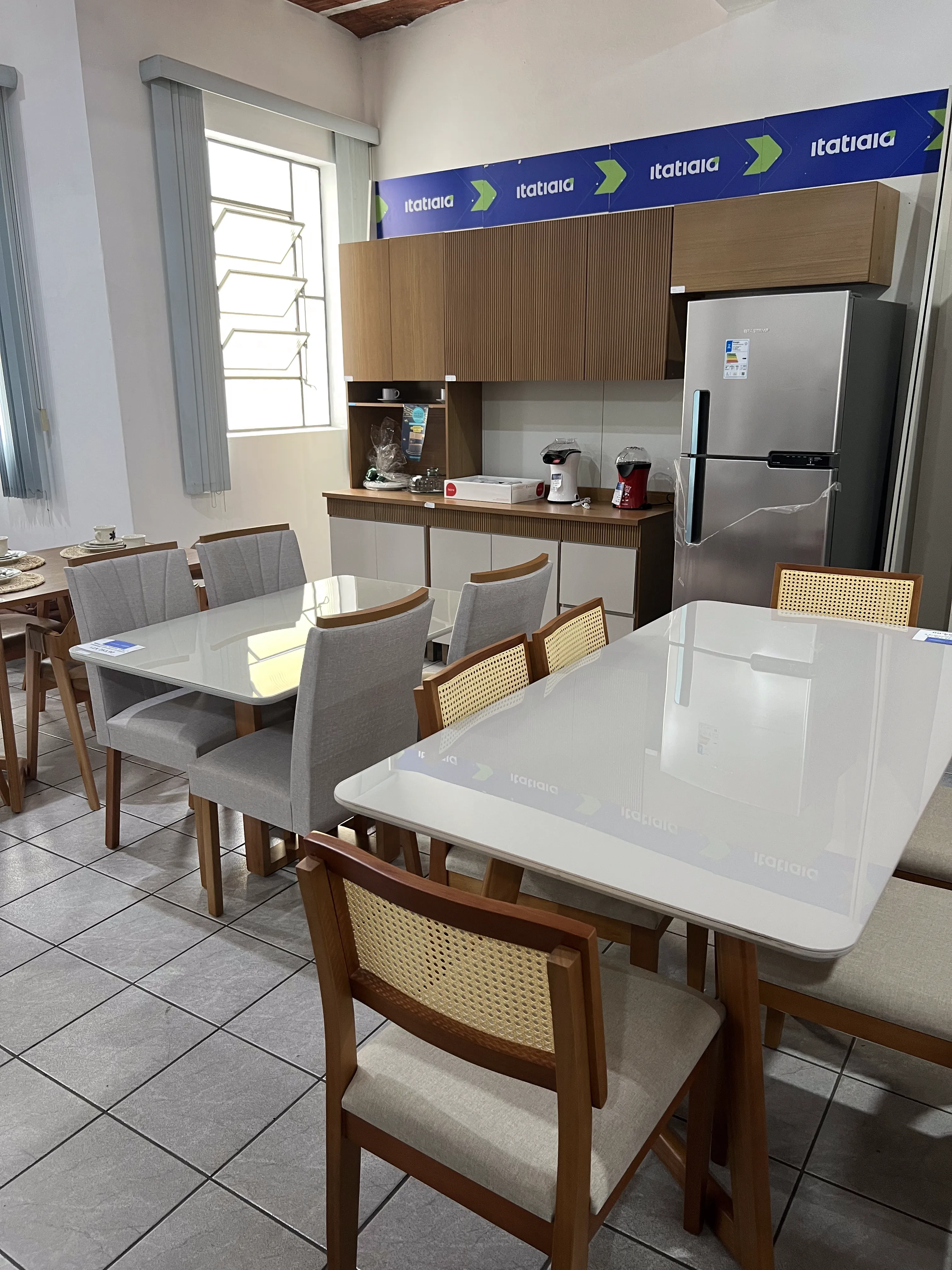 Salas de jantar: Jag Móveis Toda Casa