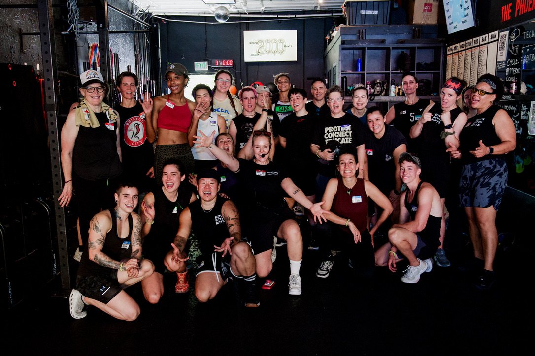 Sapphletic Club members cheering mid-workout