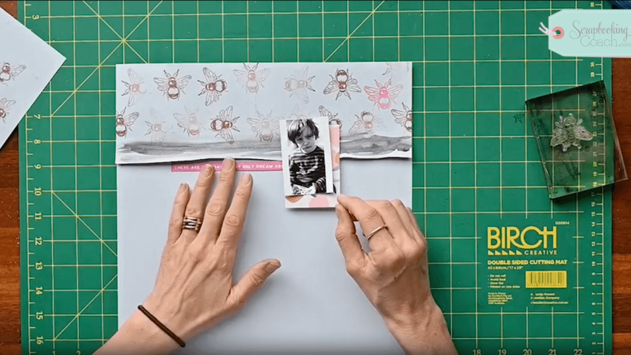 [VIDEO] Stunning Scrapbook Layout With A Bee Stamp