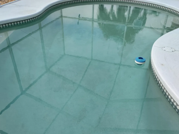 Pool before stain removal