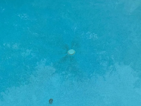 Pool before stain removal
