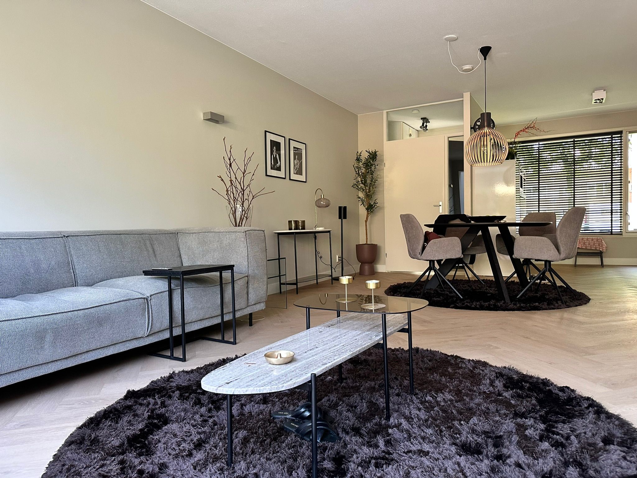 Strakke PVC vloer gelegd in moderne woning