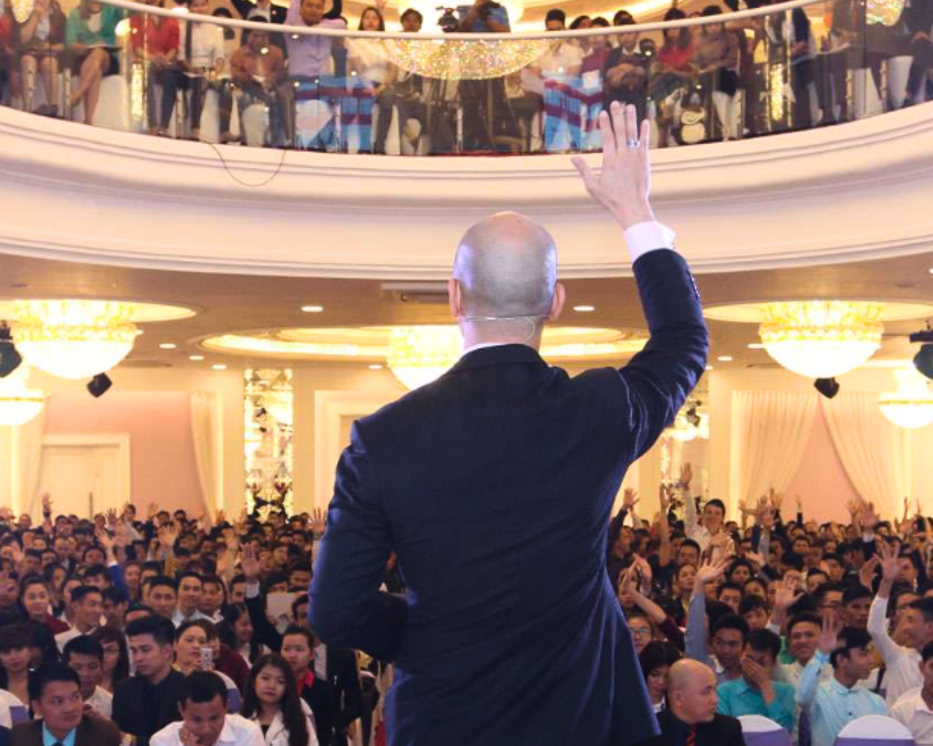ชนะ วนิชพันธุ์ ขึ้นบรรยายกว่า 1000 เวที