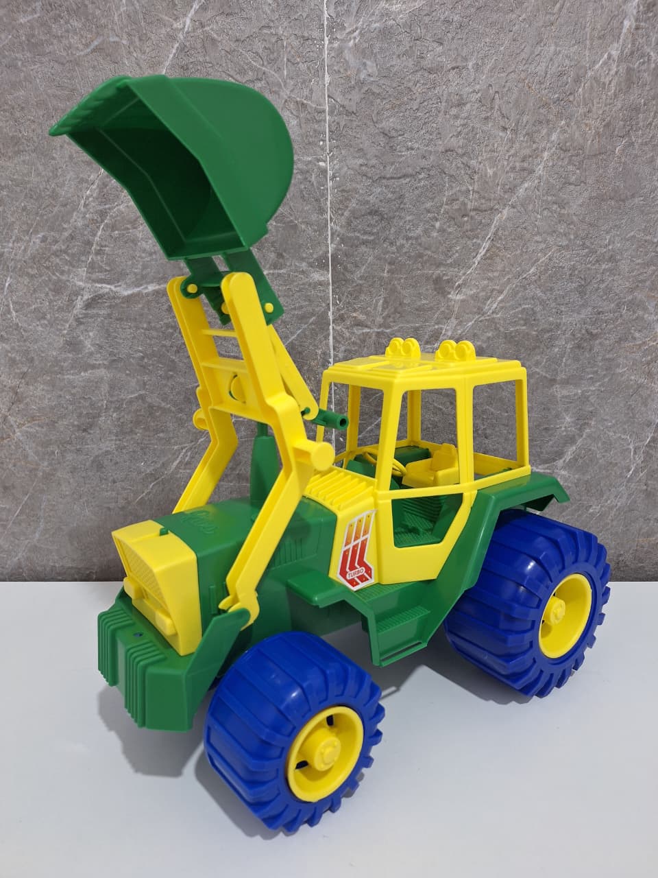 TRACTOR CON EXCAVADORA RIVA ART.122