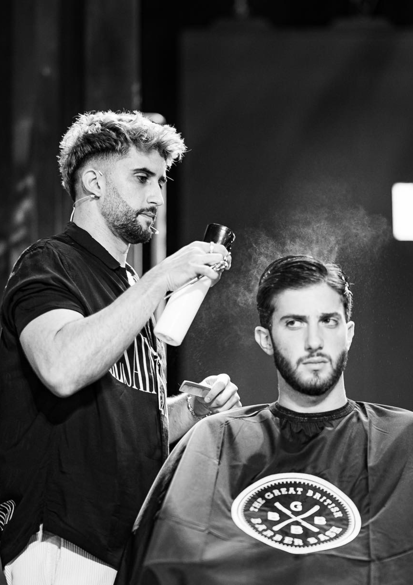 Oscar cutting hair