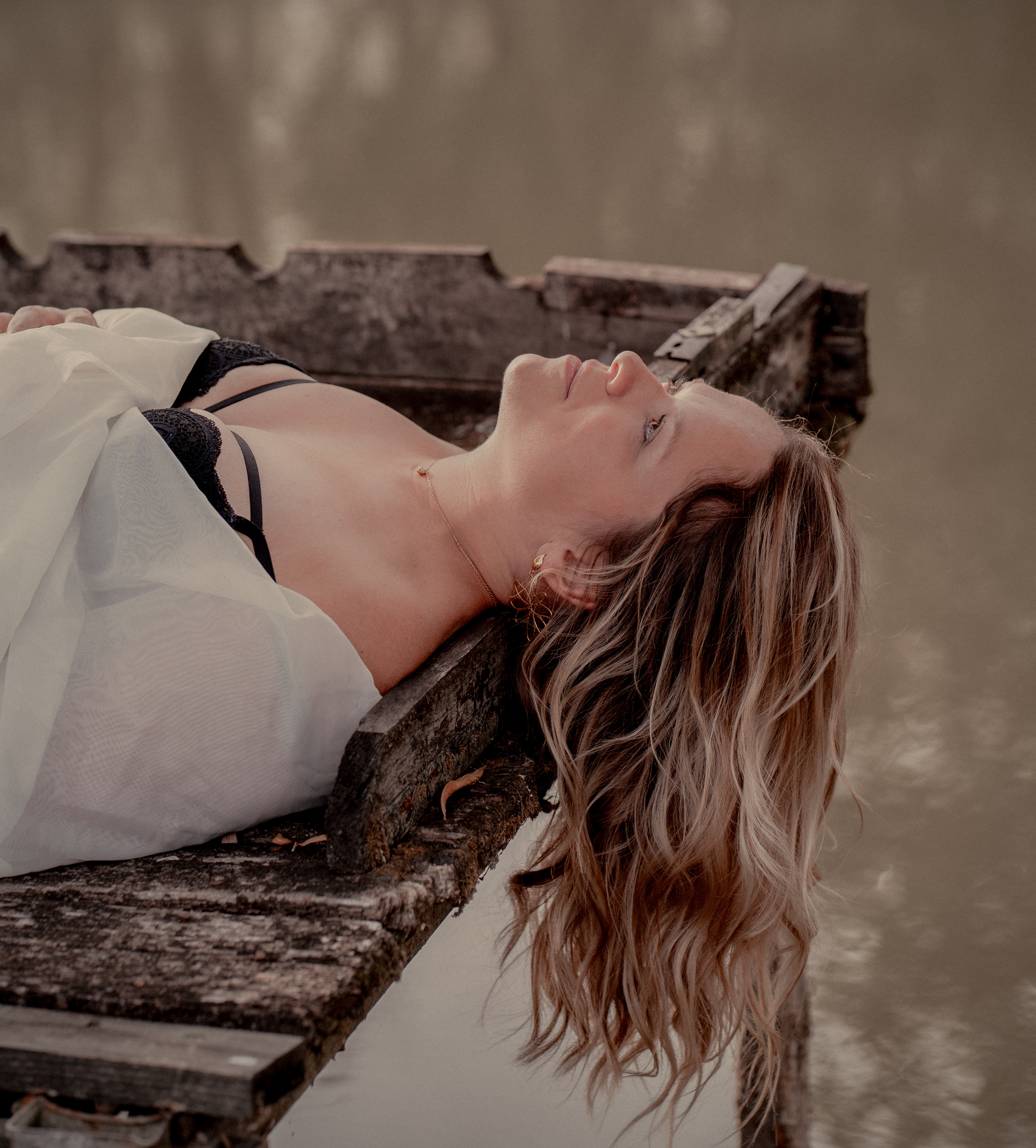 portrait de femme, beauté naturelle, féminité 