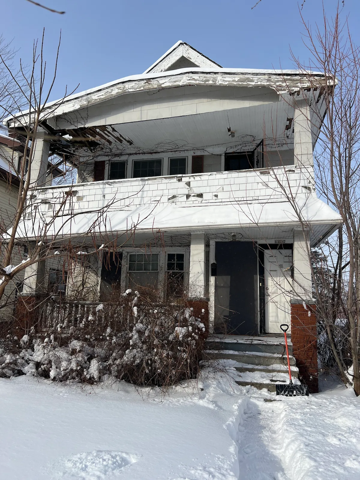 Pre-reno front