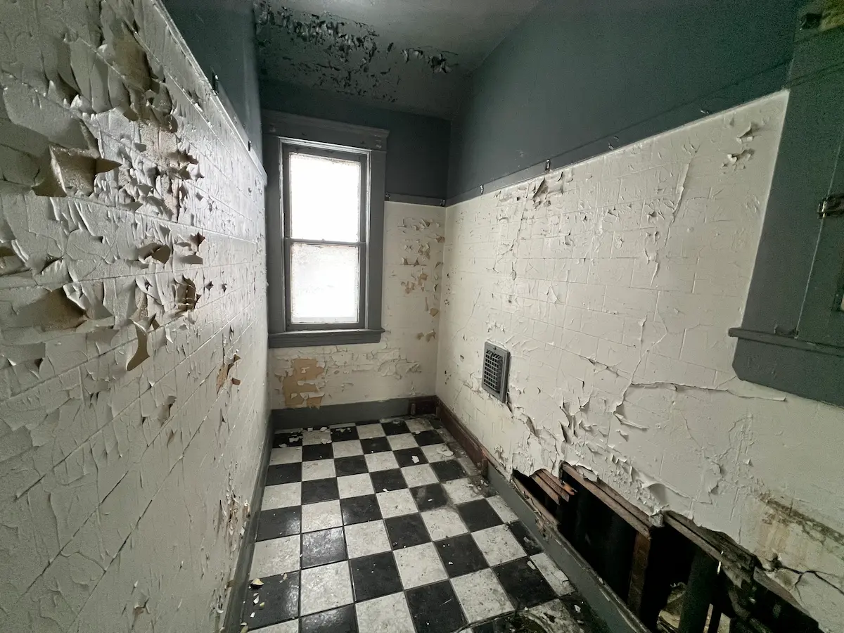 2nd bathroom