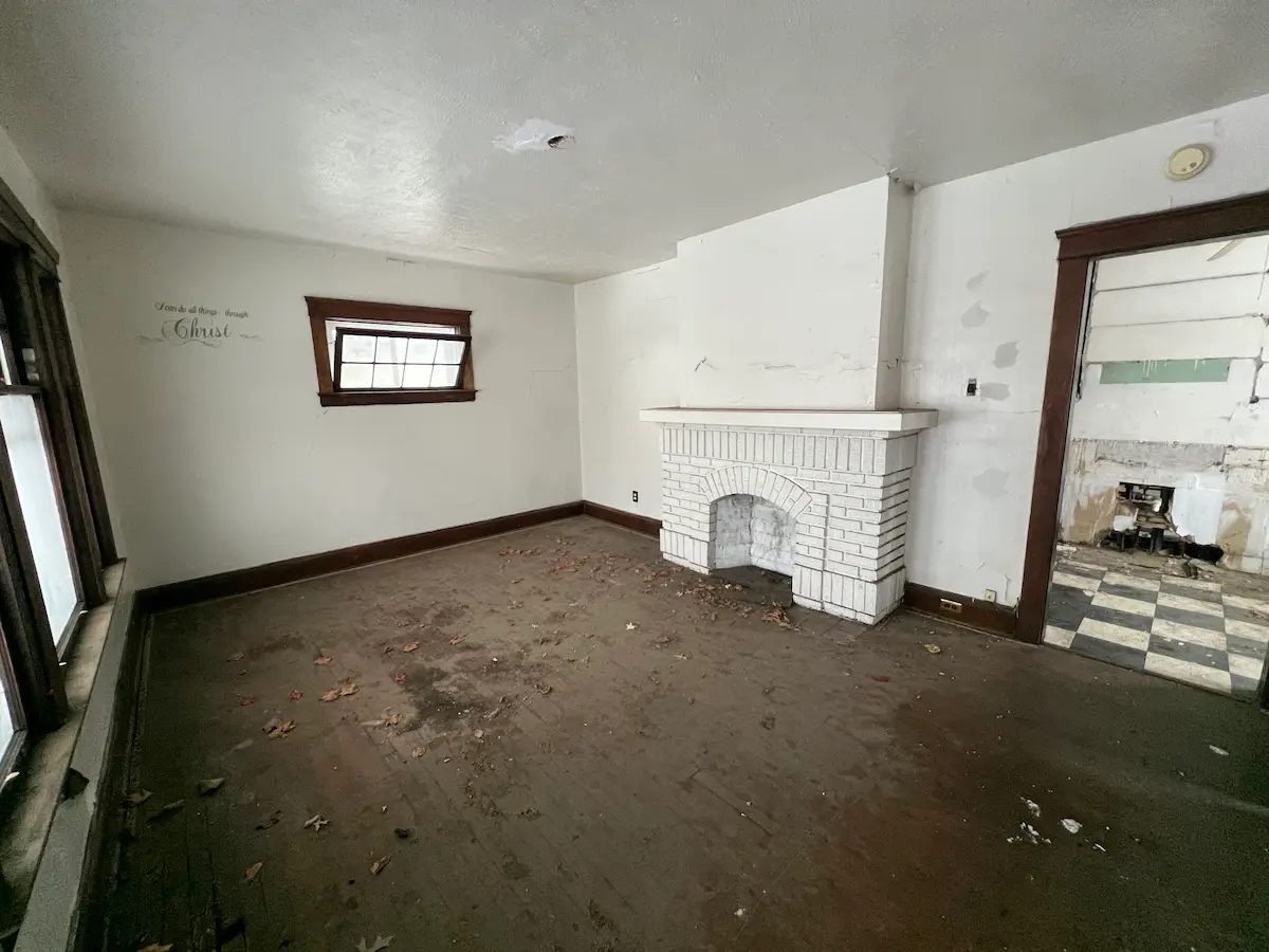 2nd fireplace