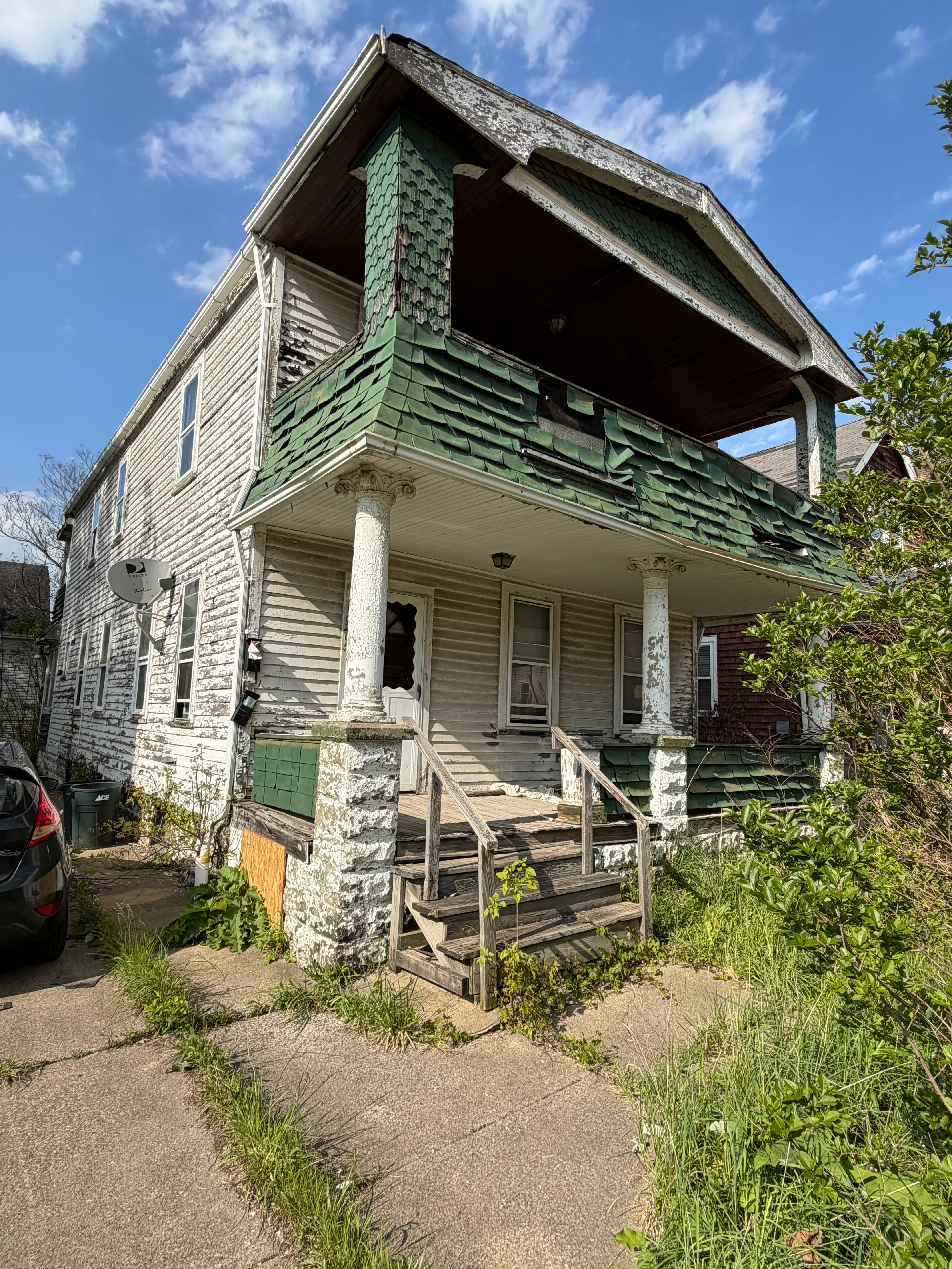 Pre-reno front