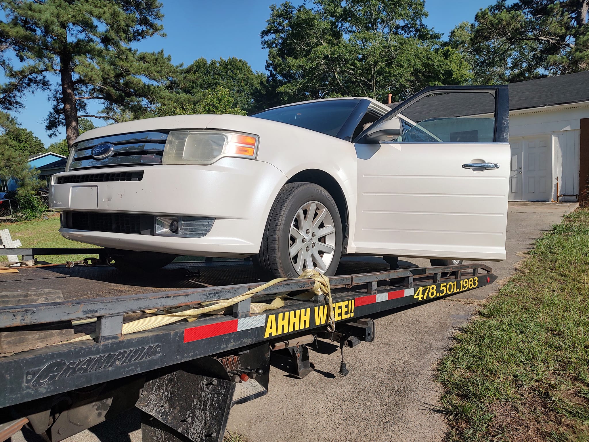 Small Vehicle Towing — Lyder's Towing LLC in Macon, GA