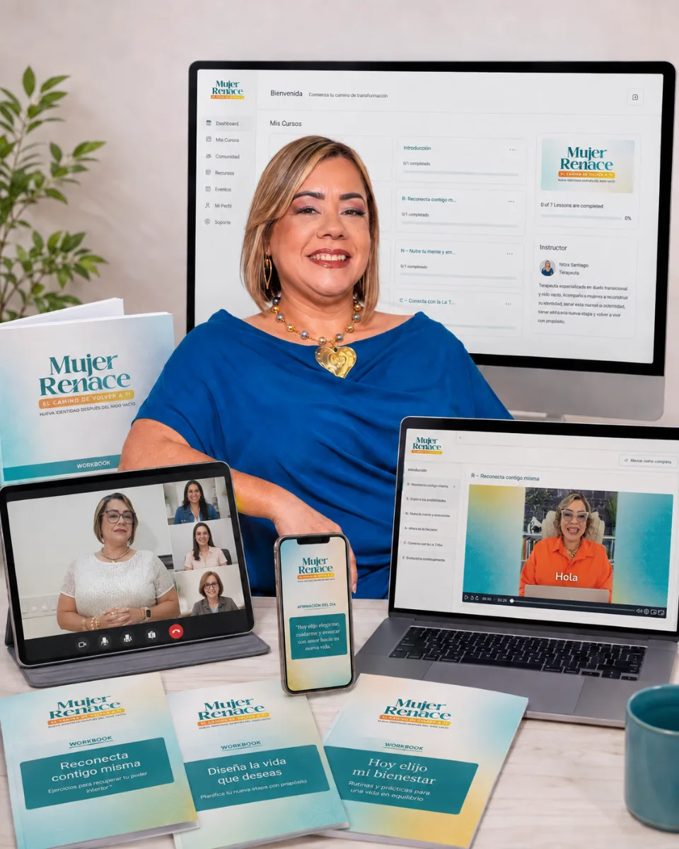 Nitza Santiago con el área de miembros de Mujer Renace en computadora, tablet y celular, junto a los workbooks impresos