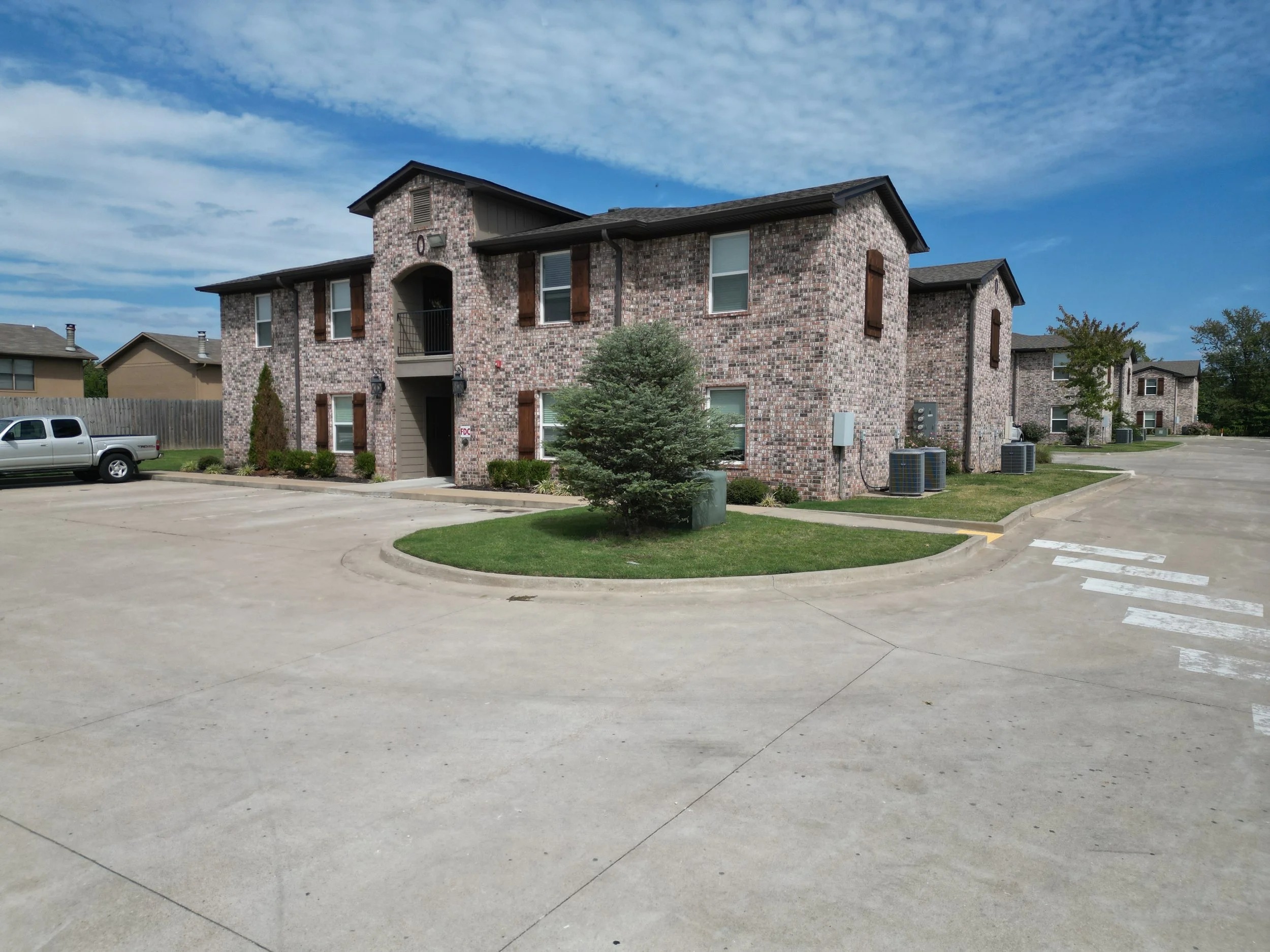 Frisco Apartments photo 3