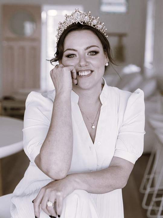 Placeholder outline for author photo
