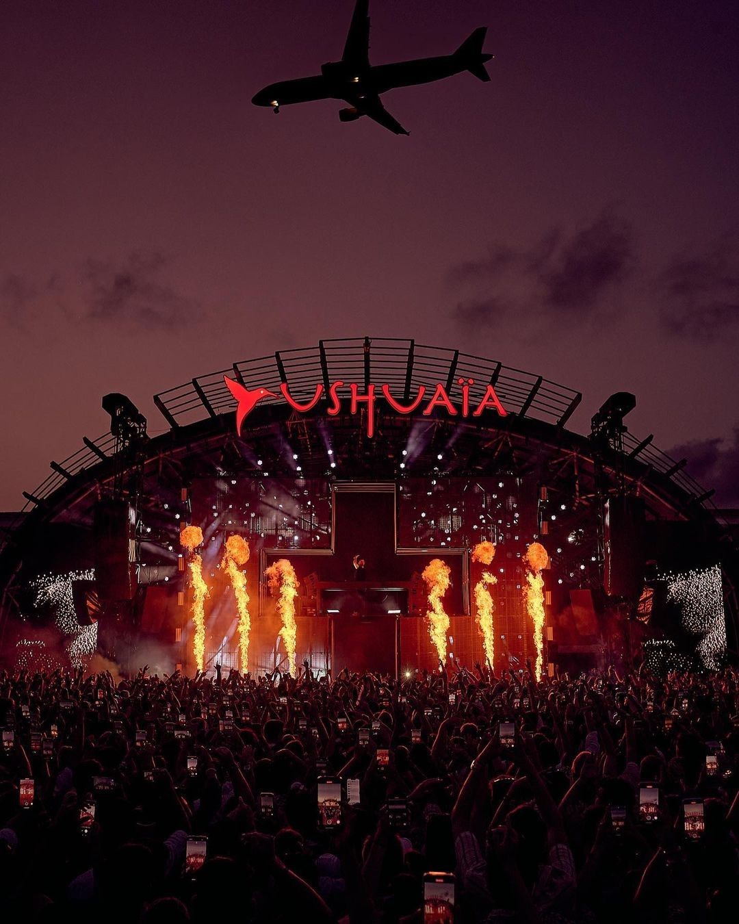 Ushuaïa Ibiza stage at night