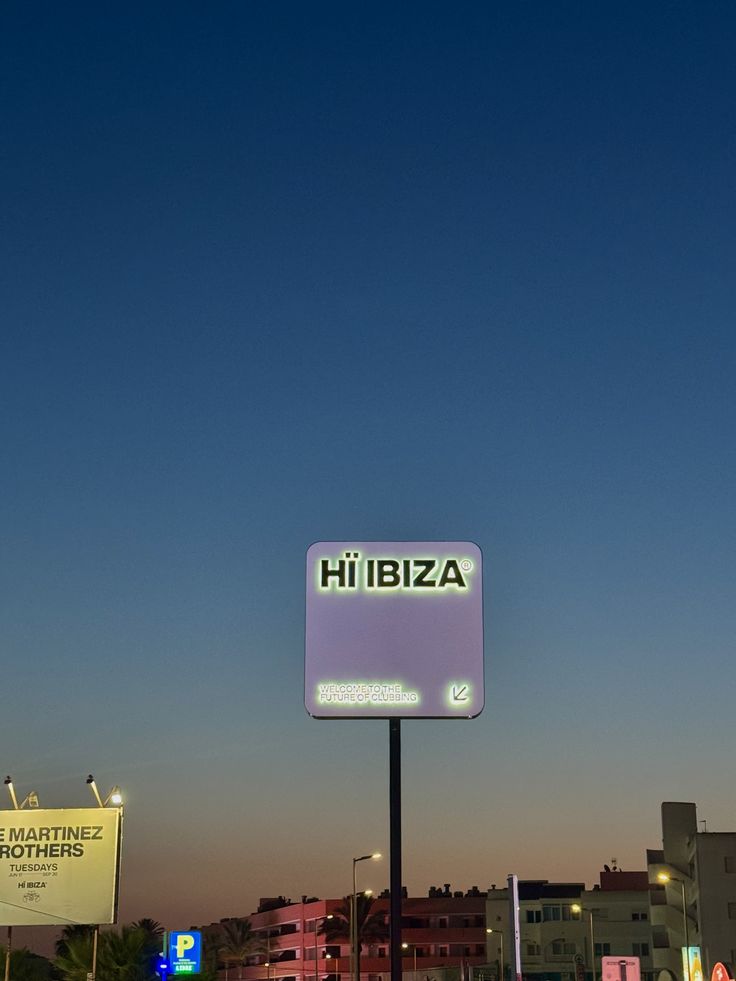 Hï Ibiza sign
