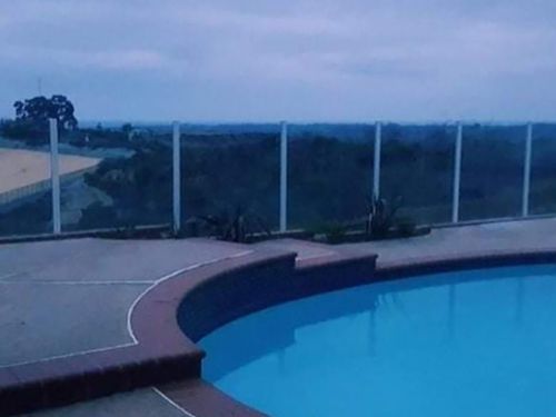  Vinyl Fencing