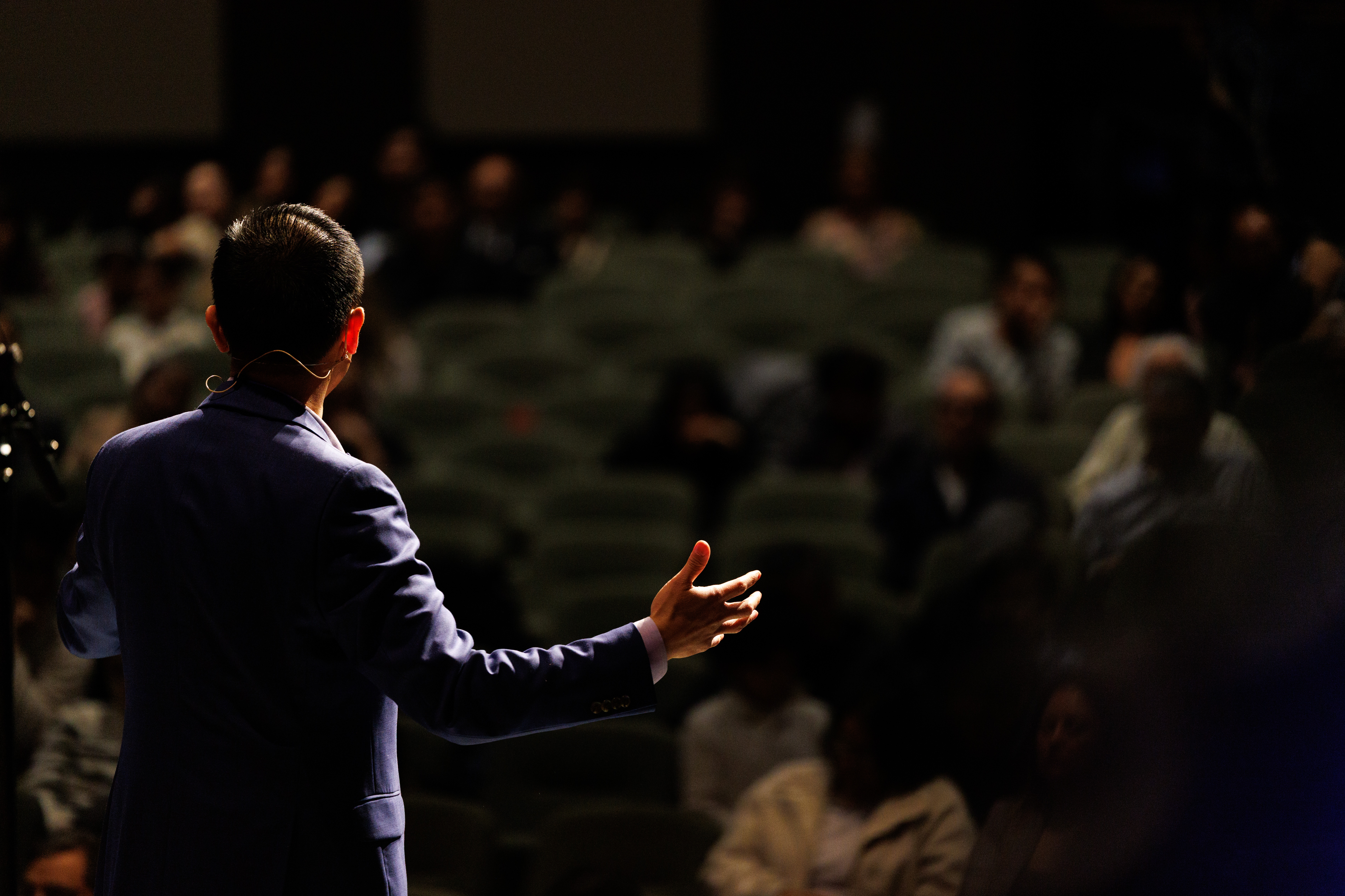 Pastor Nestor Soriano coaching