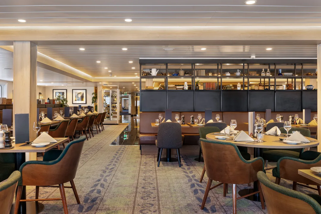 MS Spitsbergen Scandinavian interiors