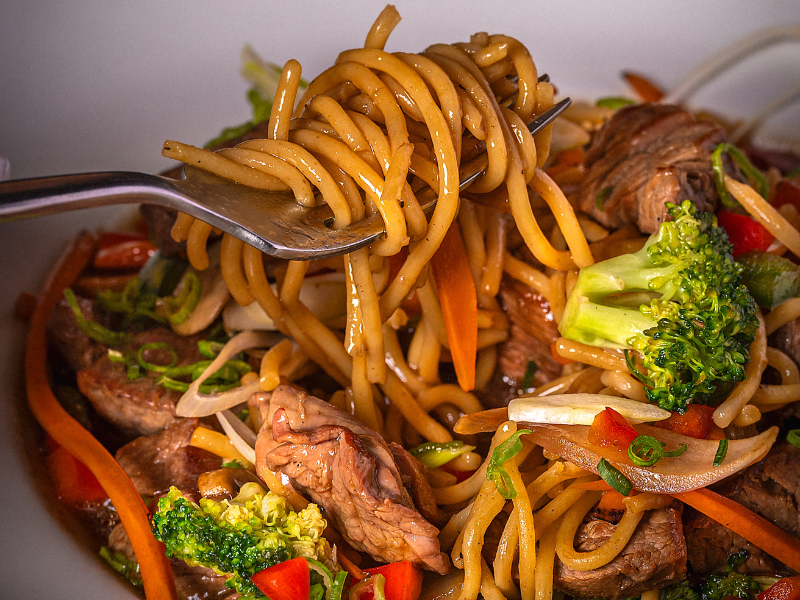 Tallarín Saltado