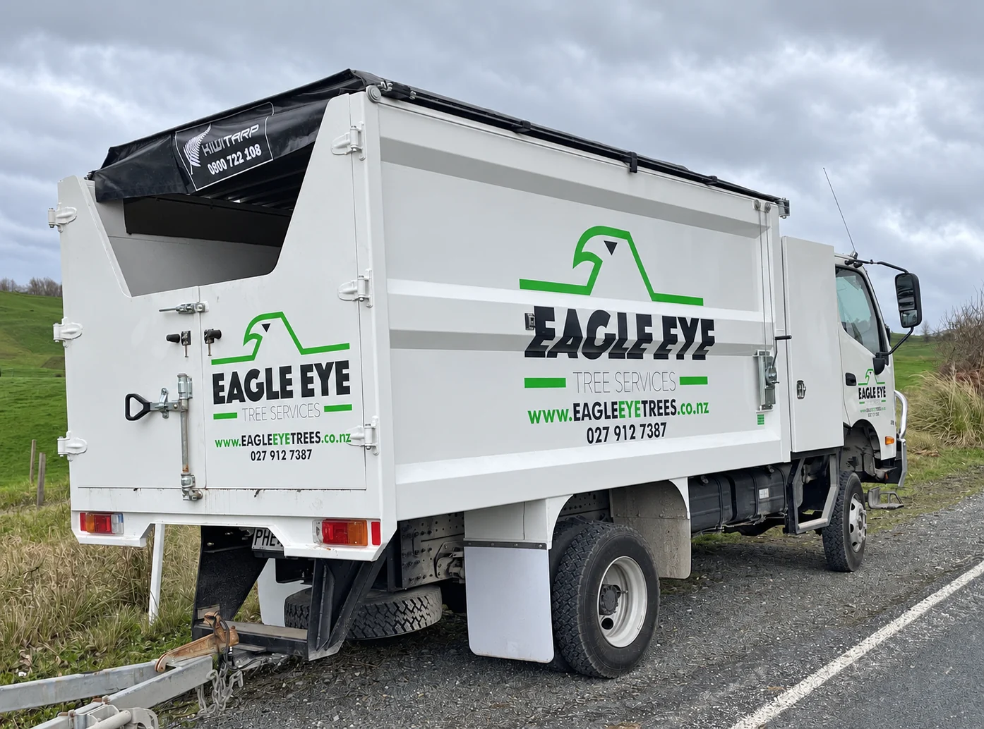 Refuse truck viewed from the rear