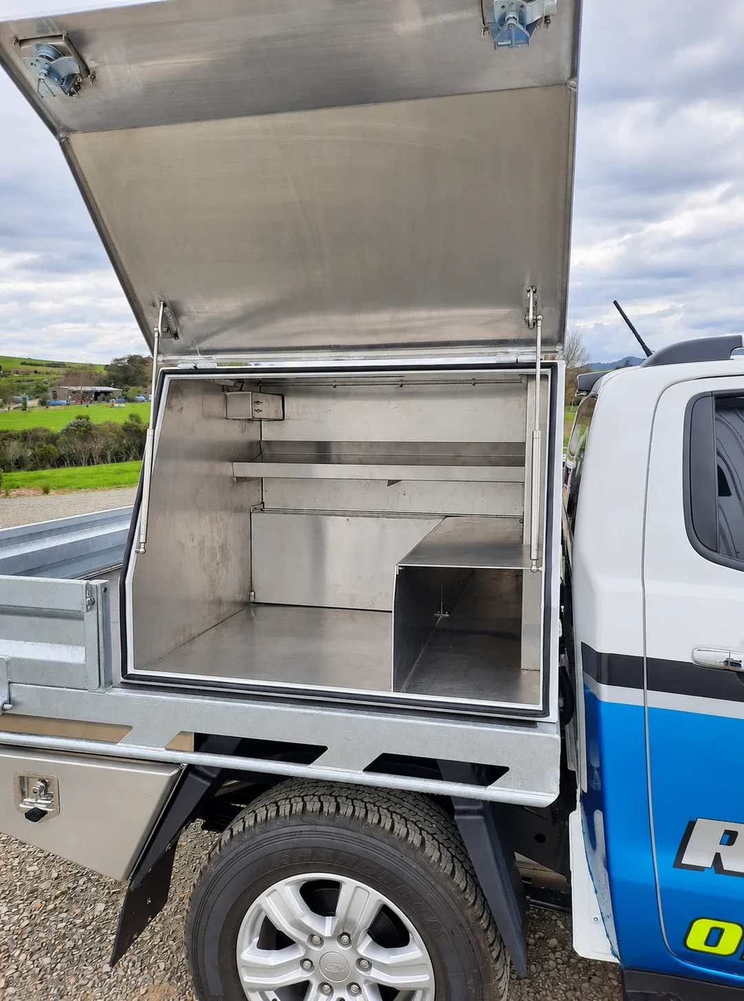 Utility body interior storage