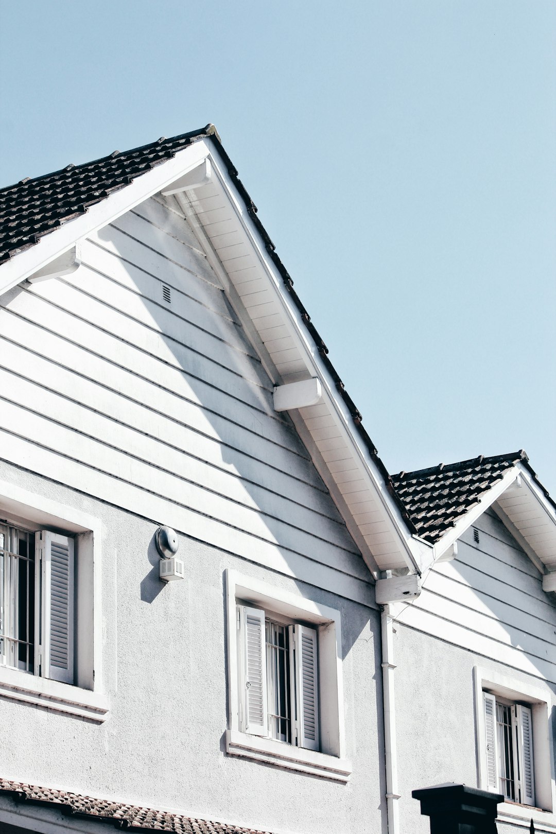 Roof Repair and Shingle Replacement service image