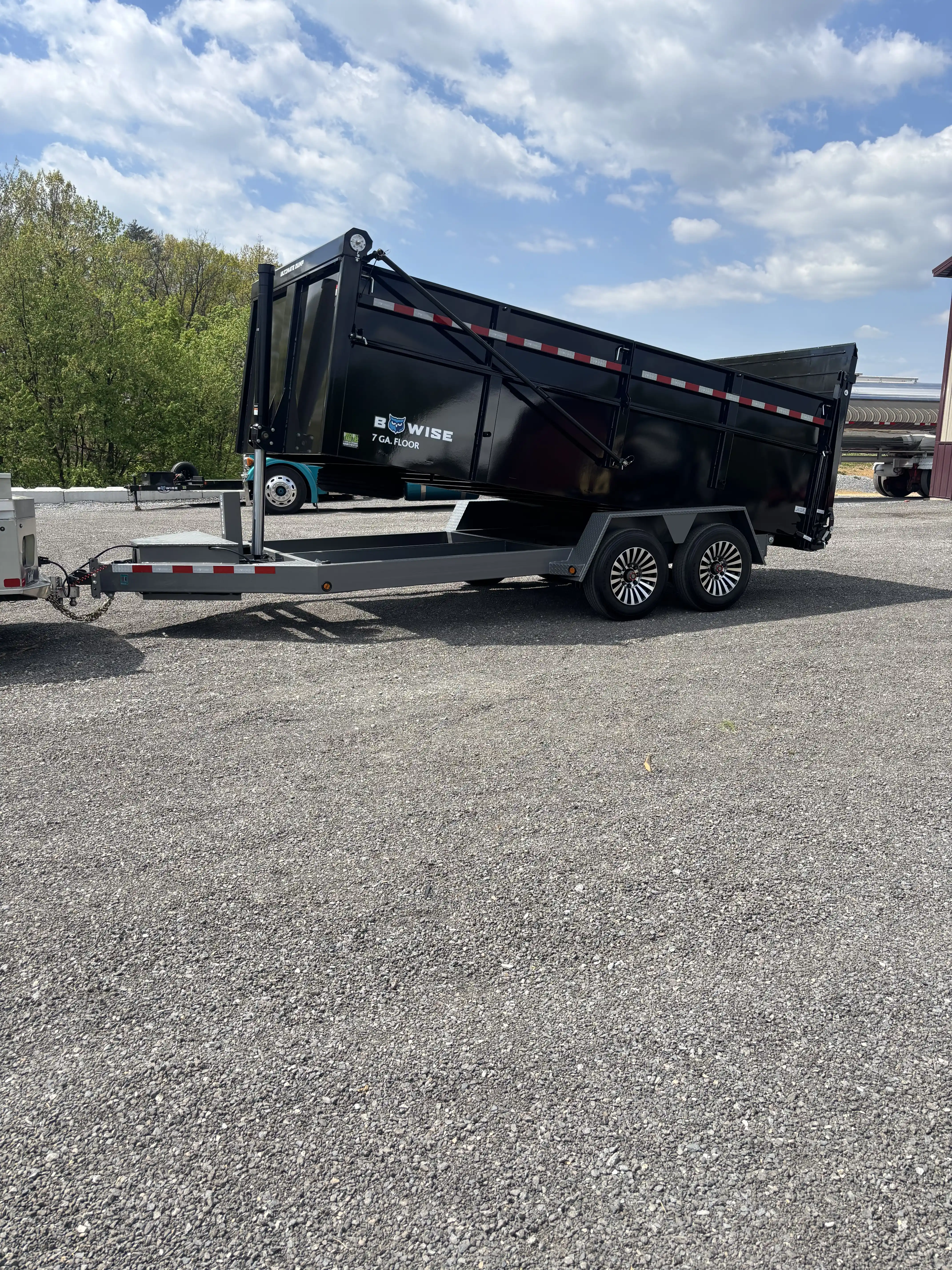 Dump trailer rental in Chambersburg, PA