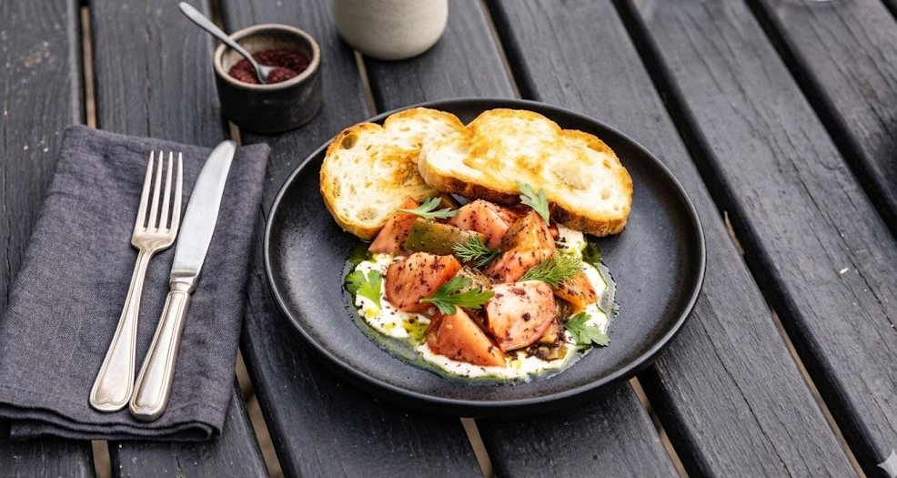Heirloom Tomato & Stracciatella Salad