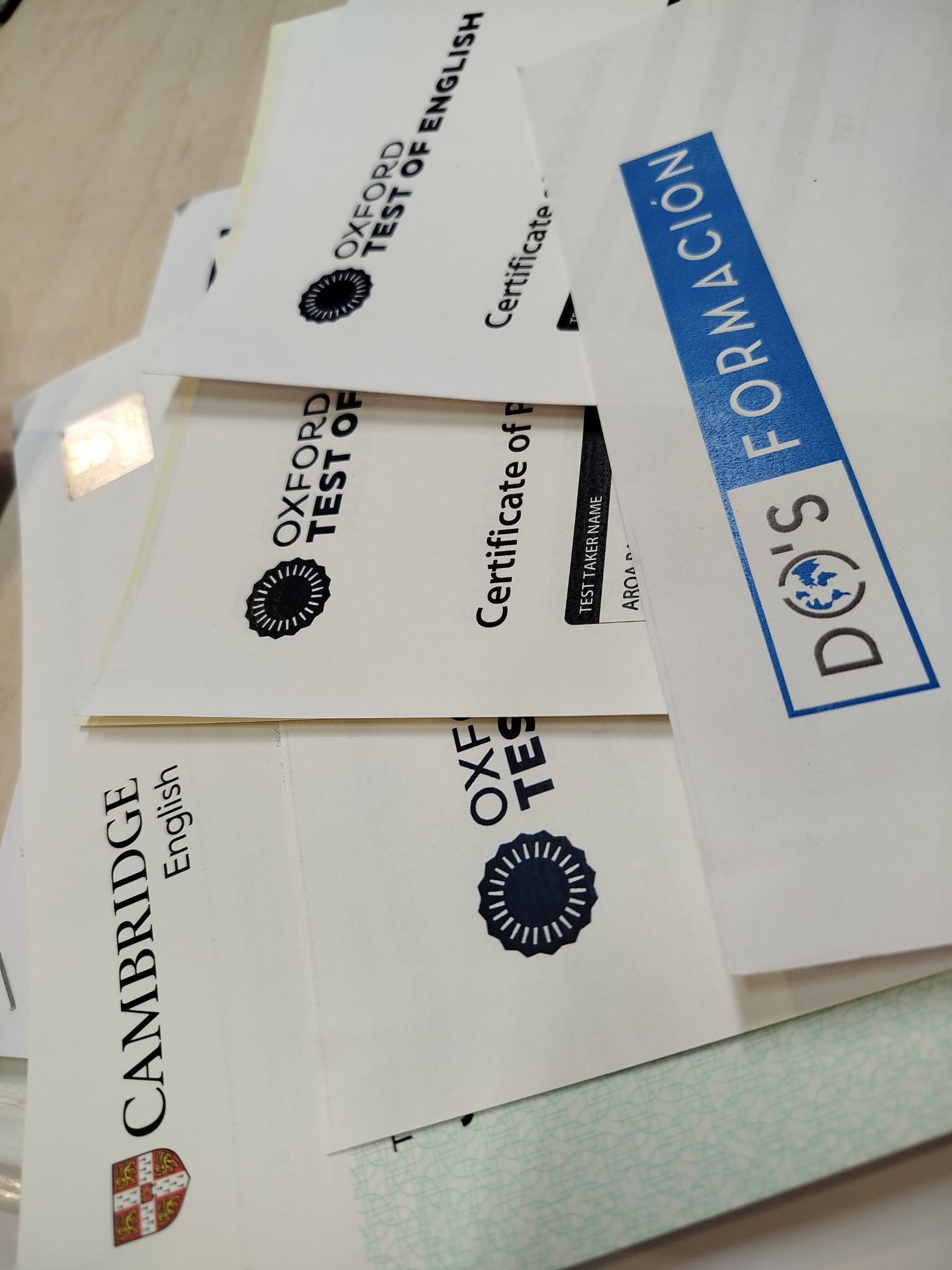 Certificados oficiales Oxford Test of English de alumnos de Do's Formación