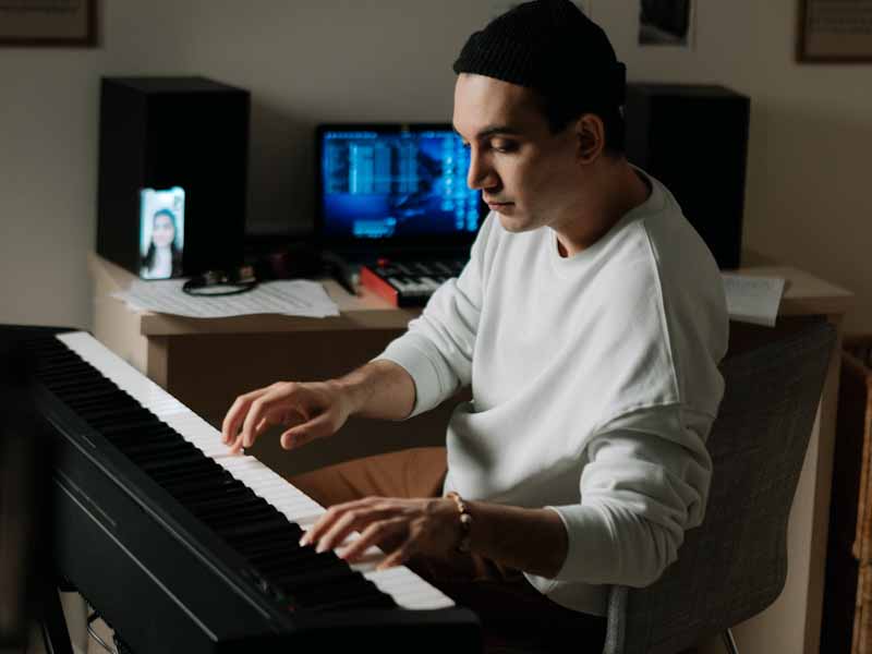 Piano lesson scene 2