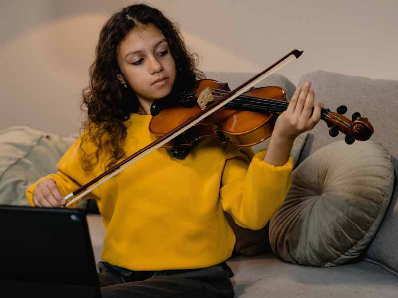 Violin & Viola lesson scene 2