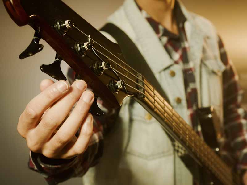 Electric Bass lesson scene 1