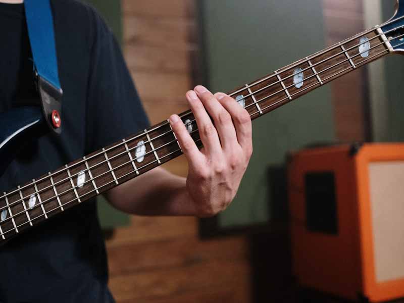 Electric Bass lesson scene 2