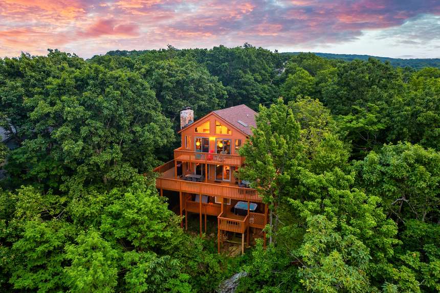 Rockstar Ridge cabin nestled in the Blue Ridge Mountains at sunset