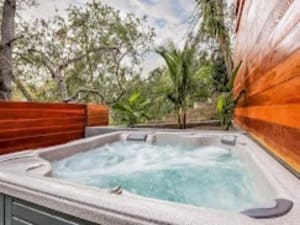 {{ custom_values.service_3 }} in {{custom_values.area_3})