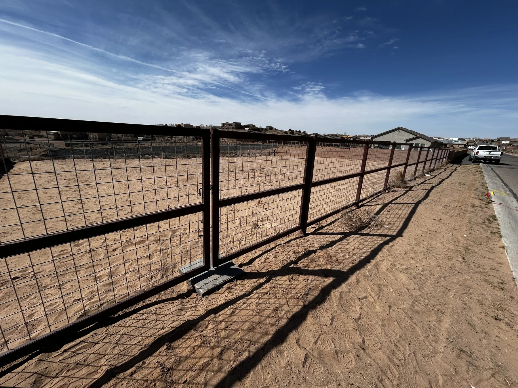Long ranch-style welded wire fence