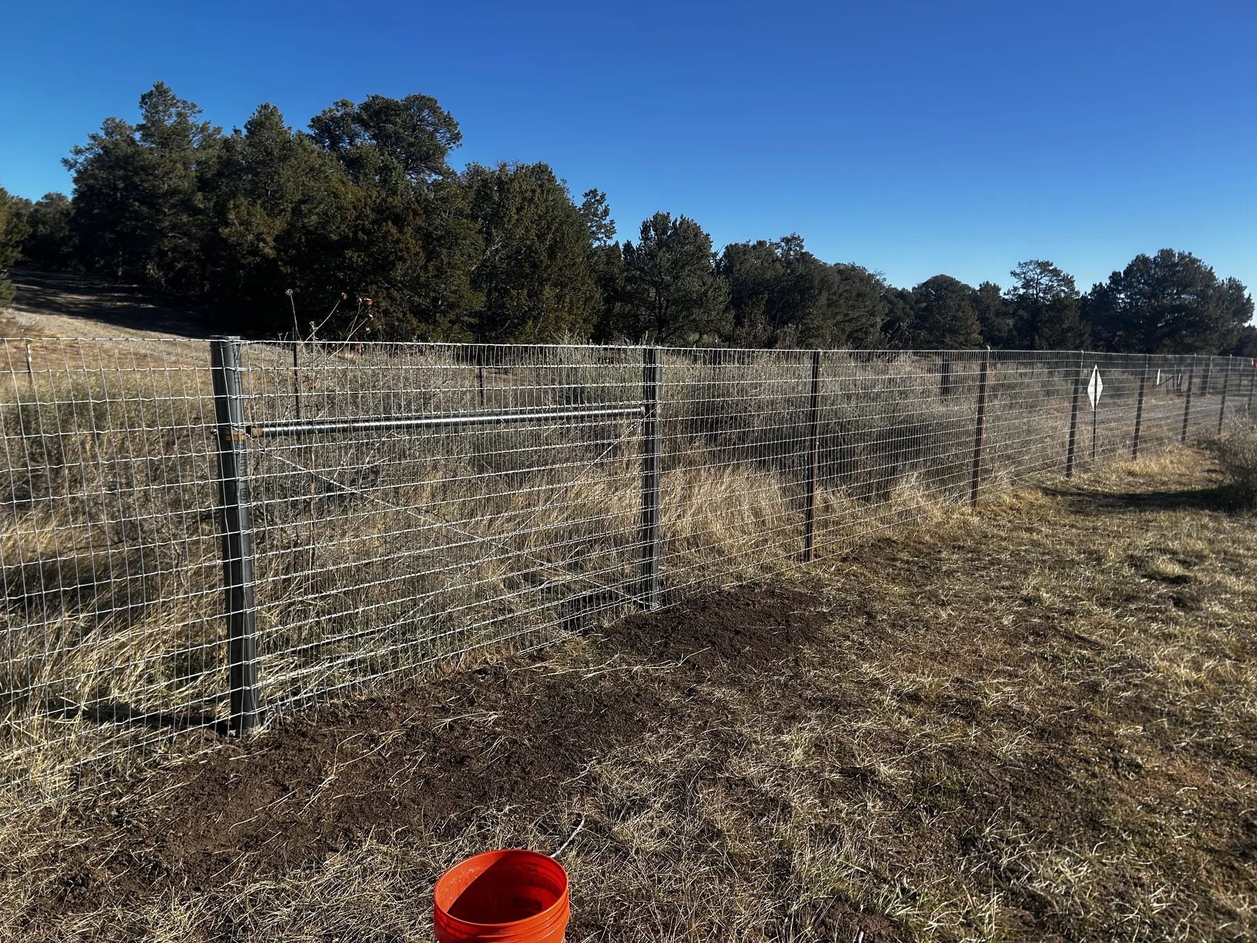 Welded wire field fence