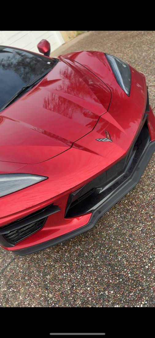 Corvette C8 Stingray side