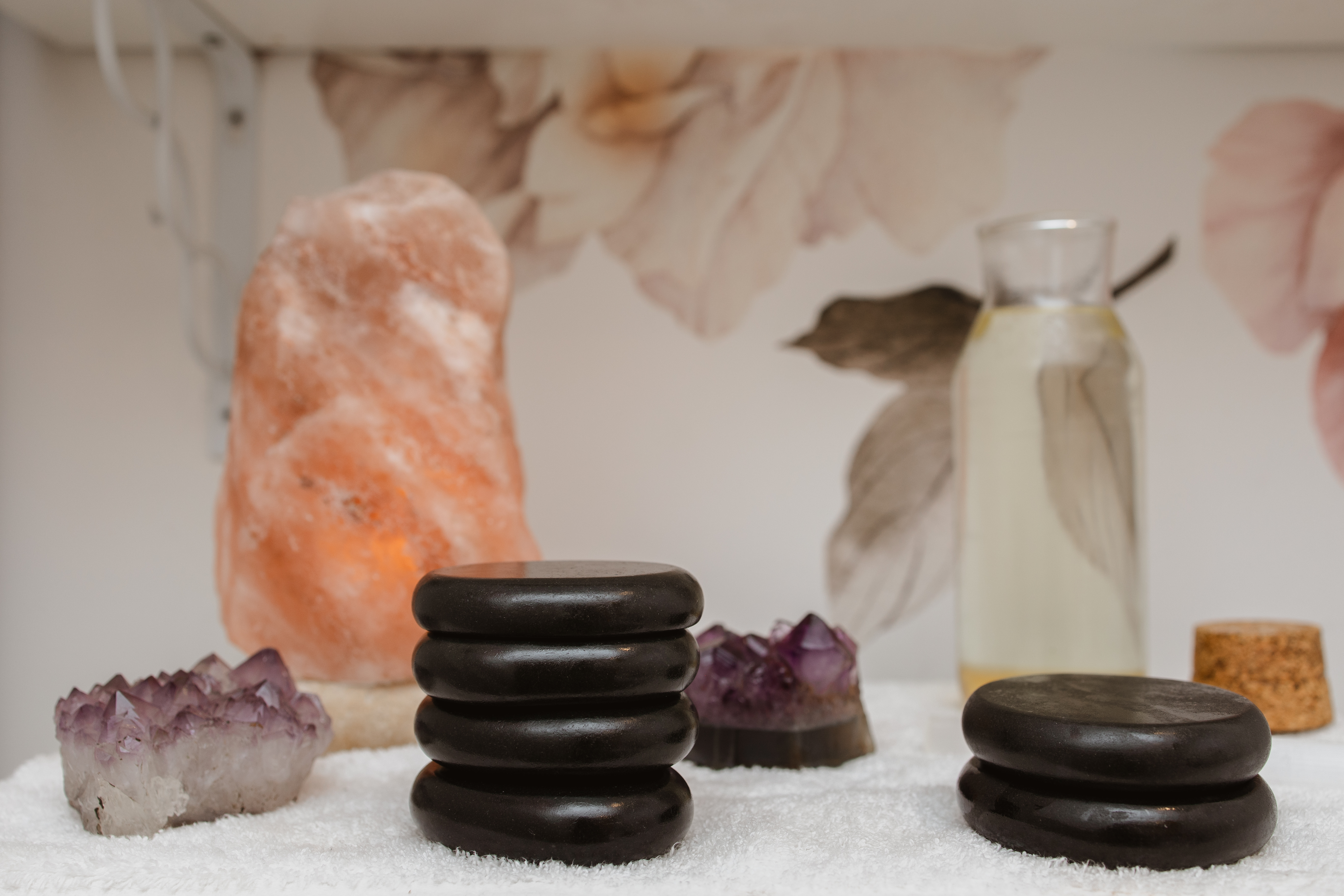 Inside White Stone Wellness — a quiet treatment space in Burleigh Heads