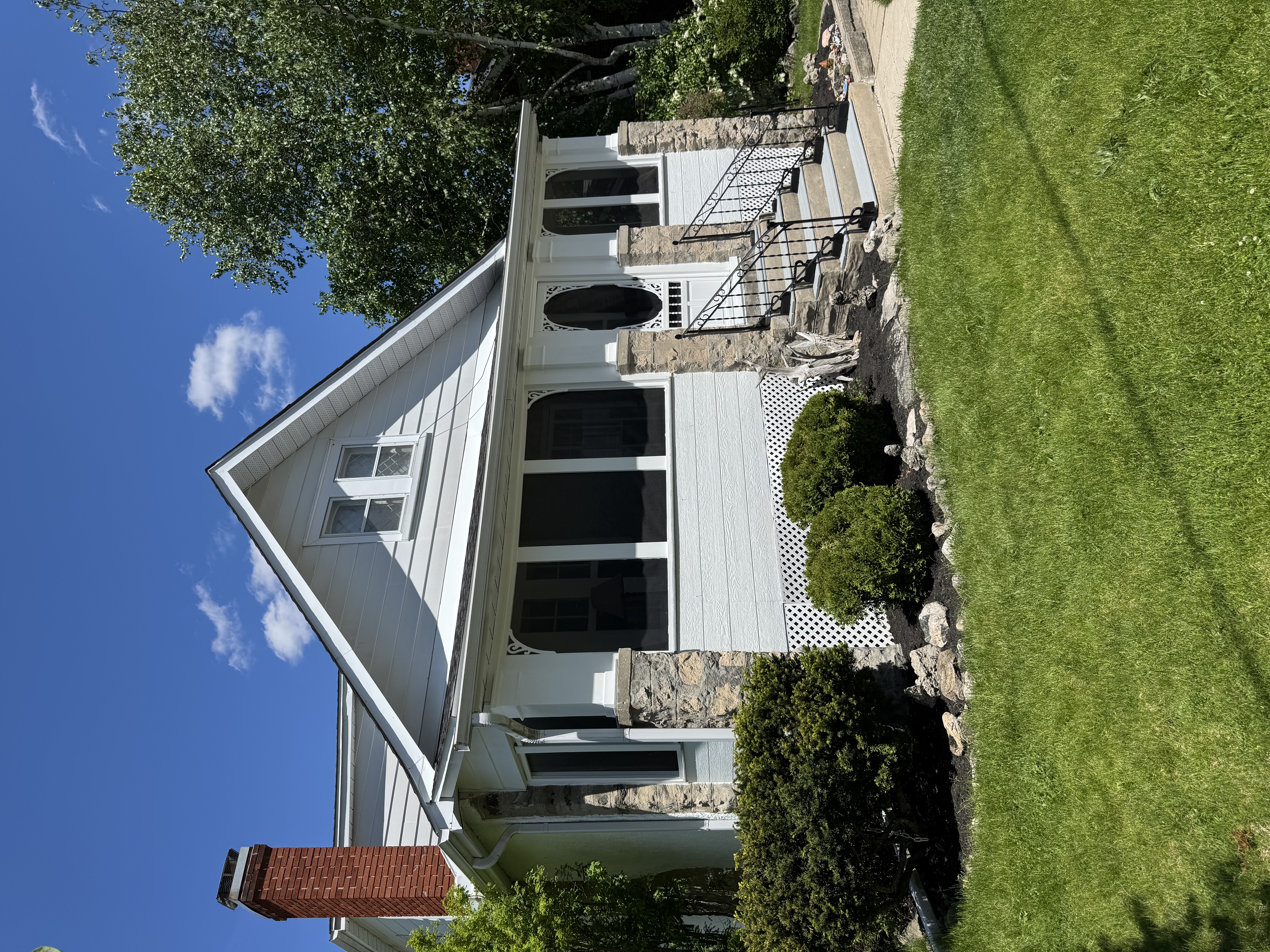 White house exterior painted by Premier Pro Painting in Waterloo Region
